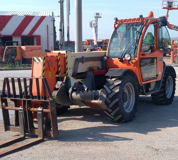 Telescopic forklifts